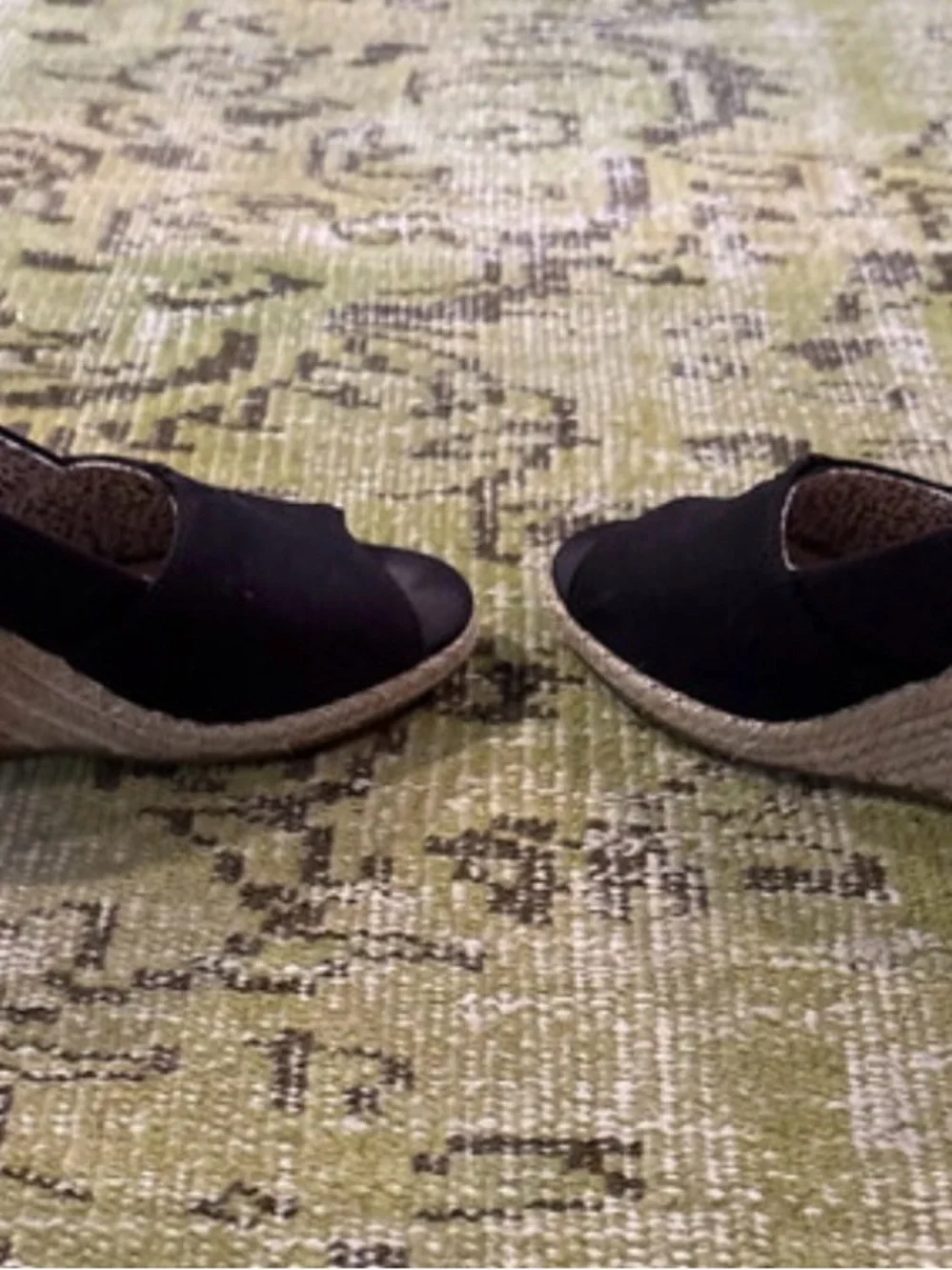 Toms stylish black